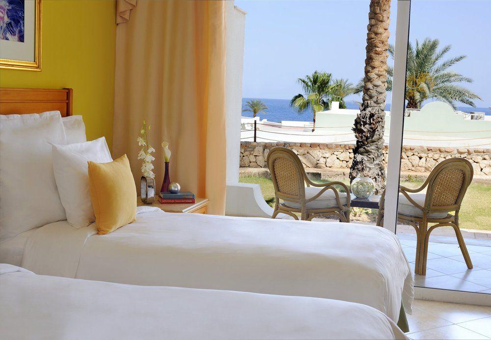 เรอเนสซองส์ ชาร์ม เอล ชีค โกลเดน วิว บีช รีสอร์ต Hotel ชาร์มเอลชีค ภายนอก รูปภาพ A room at the resort