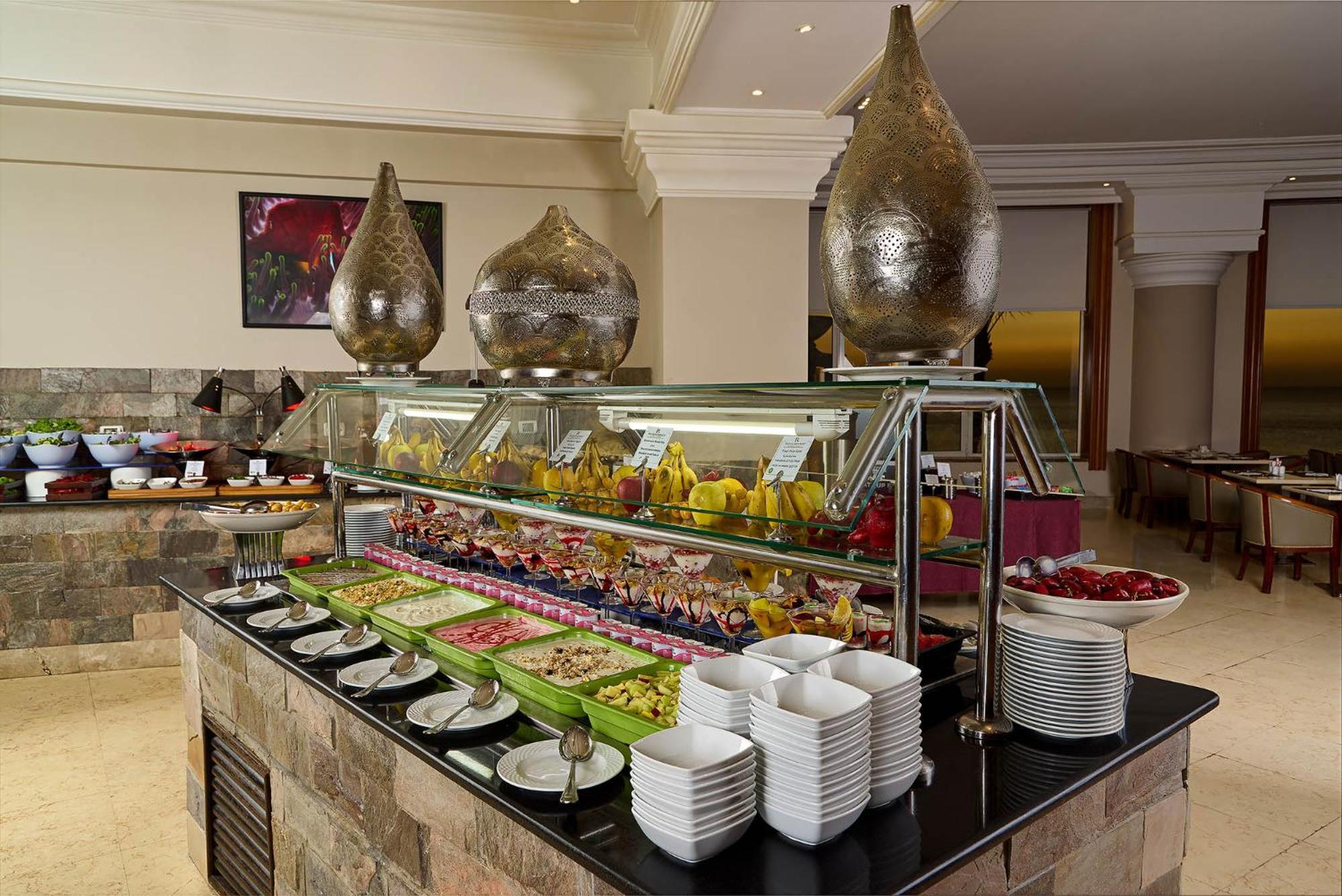 เรอเนสซองส์ ชาร์ม เอล ชีค โกลเดน วิว บีช รีสอร์ต Hotel ชาร์มเอลชีค ภายนอก รูปภาพ A salad bar