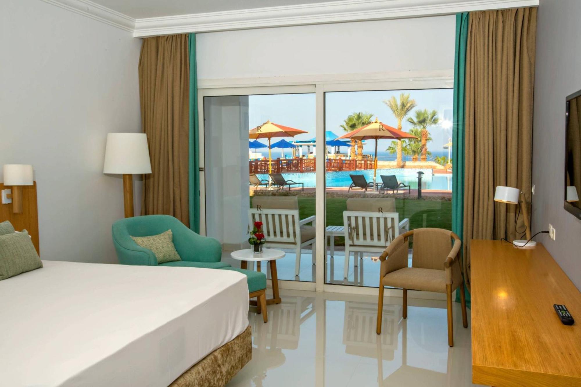 เรอเนสซองส์ ชาร์ม เอล ชีค โกลเดน วิว บีช รีสอร์ต Hotel ชาร์มเอลชีค ภายนอก รูปภาพ A room at the hotel
